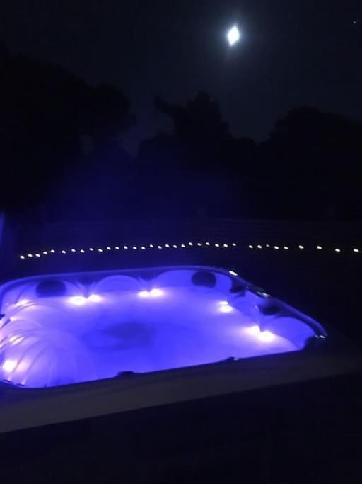 Villa Moors Wood Relaxing ,Tranquil Retreat With Hot Tub Chippenham  Exterior foto