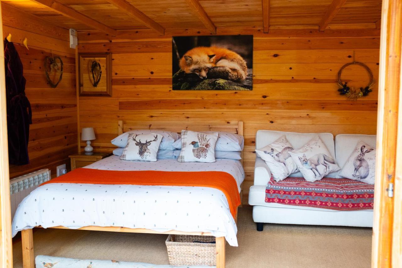 Villa Moors Wood Relaxing ,Tranquil Retreat With Hot Tub Chippenham  Exterior foto